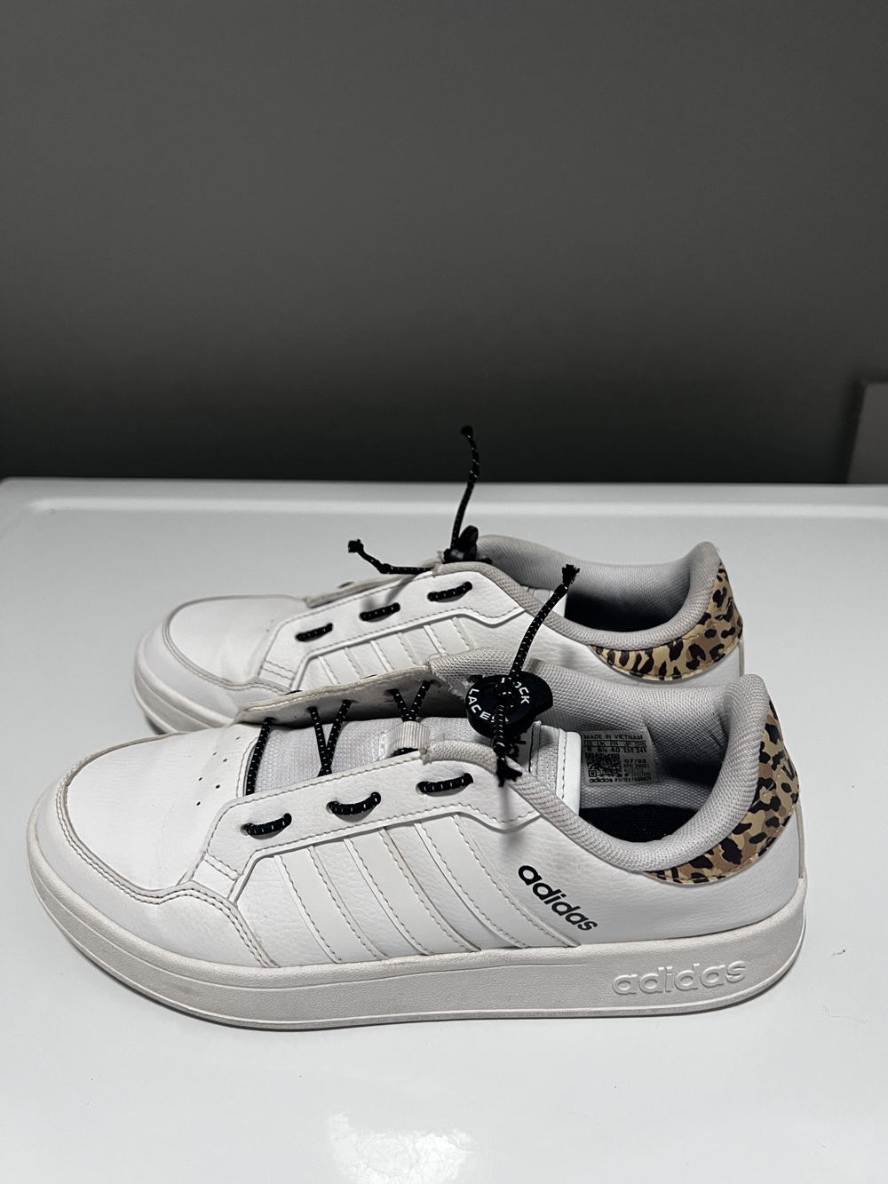 Adidas Breaknet Court Sneakers White Leopard Animal Print Heel Accent Lock Laces